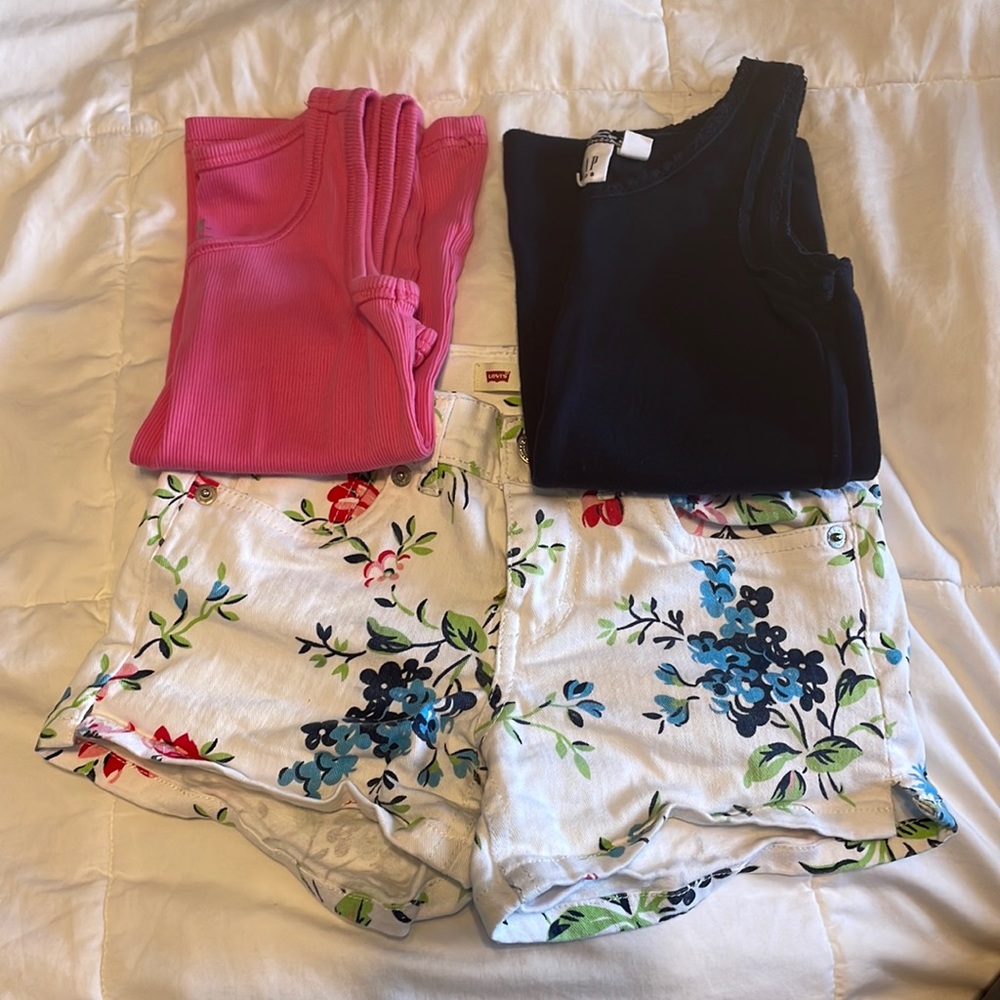Set of 2 Tank Tops and 1 pair of Shorts